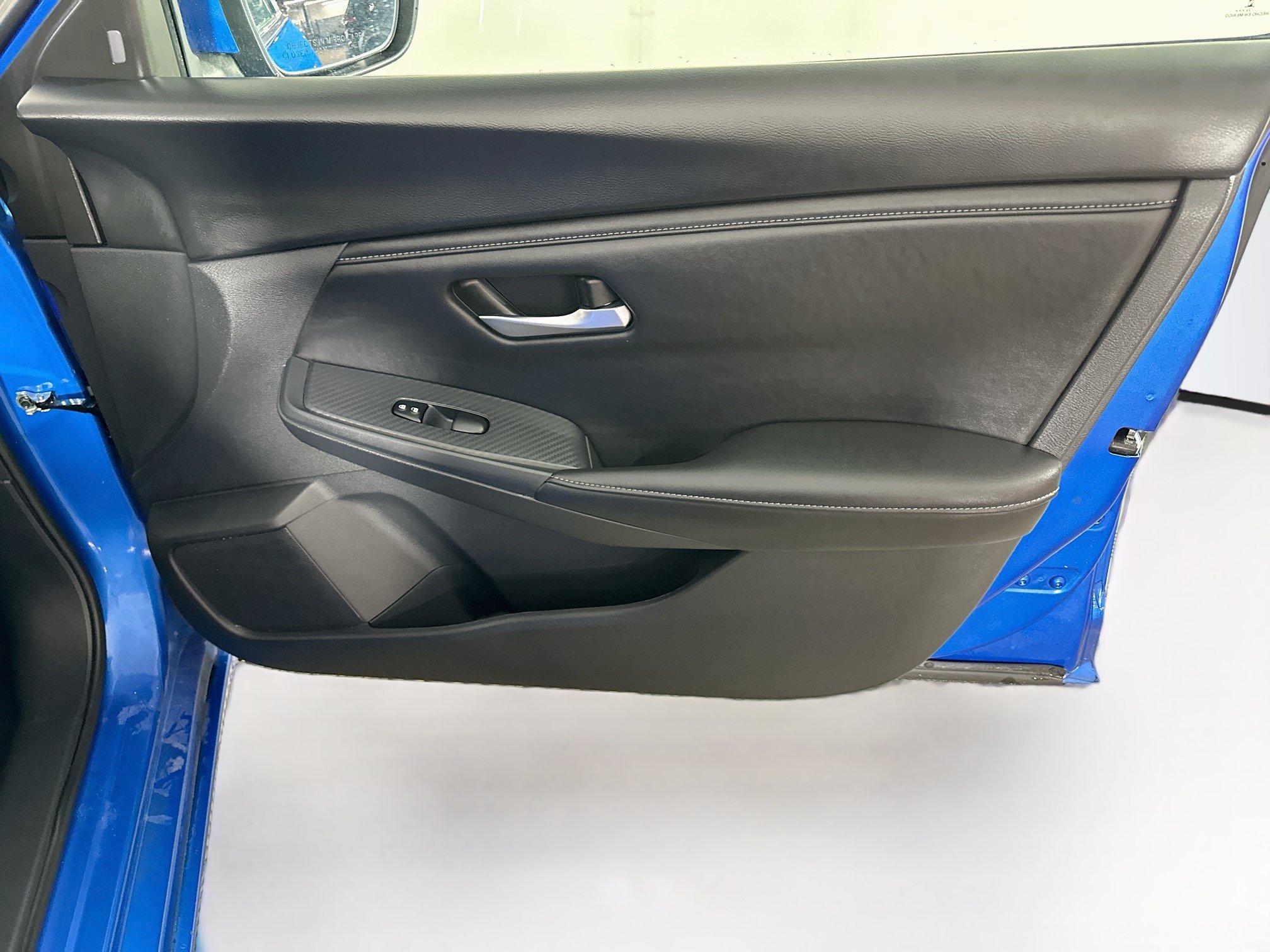 Used 2025 Nissan Sentra SV FWD image 29