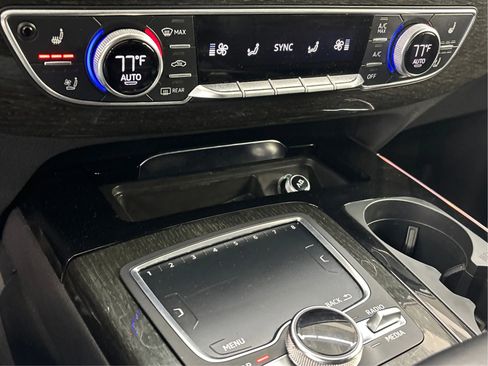Used 2018 Audi Q7 3.0T Prestige w/ Prestige Package image 39