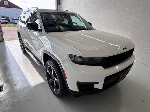 Certified 2024 Jeep Grand Cherokee L Limited w/ Luxury Tech Group II AWD/4WD image 1