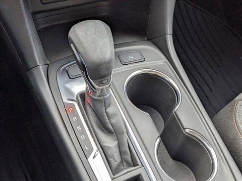 Used 2022 Chevrolet Equinox LT image 17