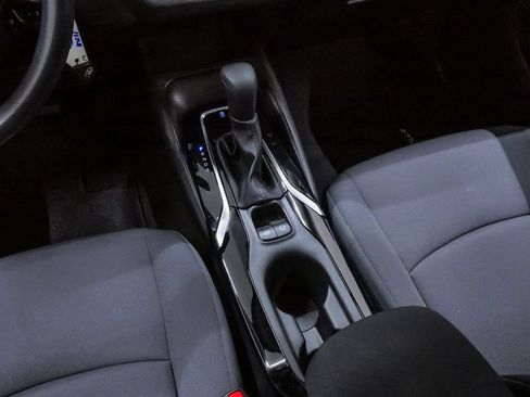 Used 2020 Toyota Corolla LE FWD image 17