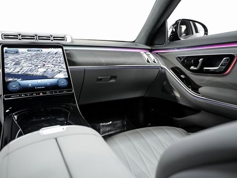 Used 2025 Mercedes-Benz S 63 AMG S image 44