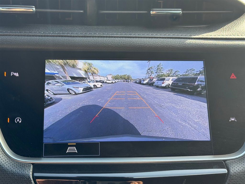 Used 2023 Cadillac XT6 Luxury FWD image 16