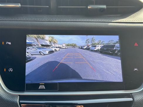 Used 2023 Cadillac XT6 Luxury FWD image 16