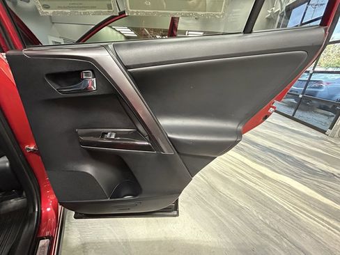 Used 2016 Toyota RAV4 SE image 42