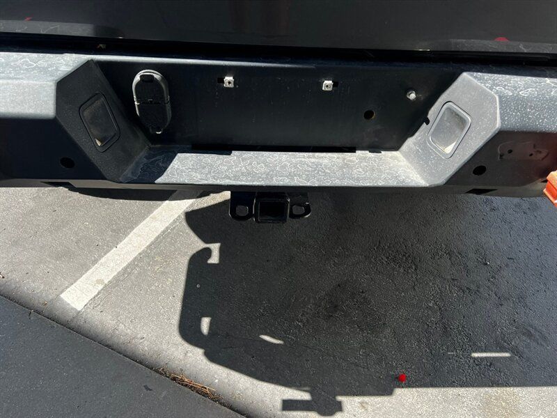 Used 2022 Jeep Gladiator Rubicon w/ Trailer Tow Package AWD/4WD image 7