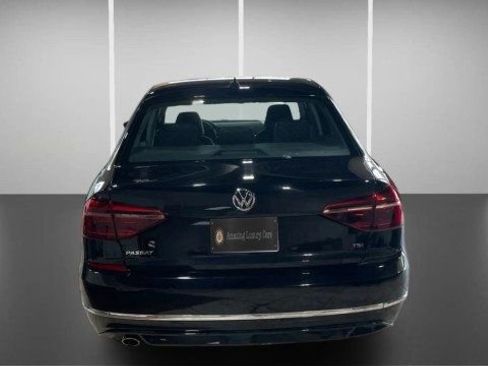 Used 2018 Volkswagen Passat 2.0T R-Line FWD image 7