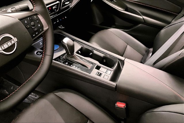 New 2027 Nissan Sentra SR w/ SR Premium Package FWD image 9