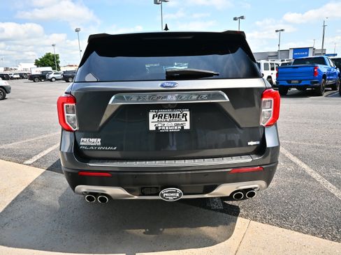Used 2020 Ford Explorer Platinum w/ Premium Technology Package AWD/4WD image 7