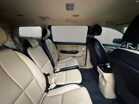Used 2016 Kia Sedona SX FWD image 19