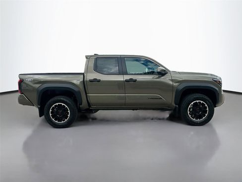 New 2026 Toyota Tacoma TRD Off-Road AWD/4WD image 17