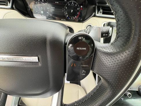 Used 2019 Land Rover Range Rover Velar R-Dynamic SE AWD/4WD image 13