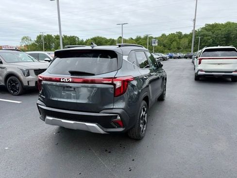 Certified 2024 Kia Seltos EX FWD image 3