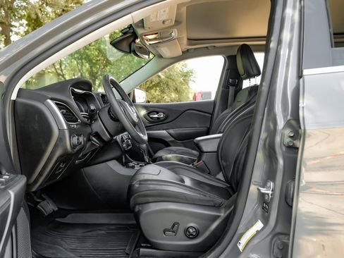 Used 2021 Jeep Cherokee Limited w/ Mopar Interior Package image 44