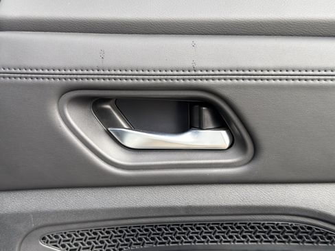 Used 2025 Nissan Ariya FWD image 56