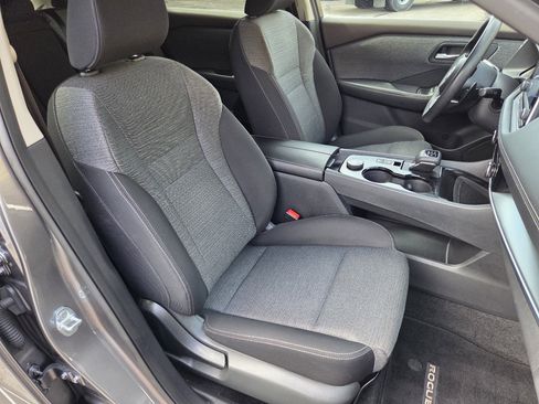 Used 2022 Nissan Rogue SV image 17