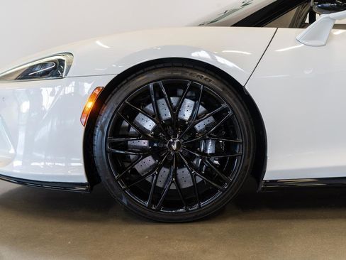 Used 2022 McLaren GT image 17