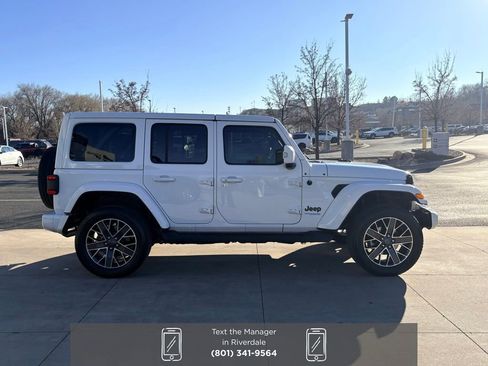 Used 2022 Jeep Wrangler Unlimited Sahara image 6