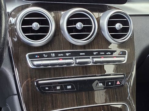 Used 2020 Mercedes-Benz GLC 300 4MATIC image 23