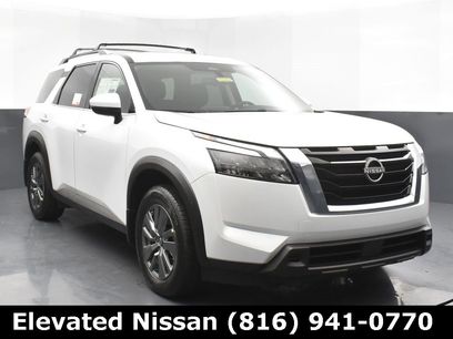 New 2025 Nissan Pathfinder SV w/ SV Premium Package