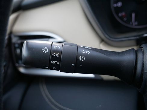 Used 2020 Subaru Outback Limited w/ Popular Package #2 image 24