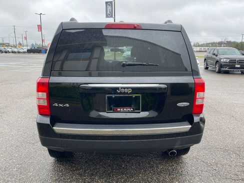 Used 2017 Jeep Patriot High Altitude AWD/4WD image 4