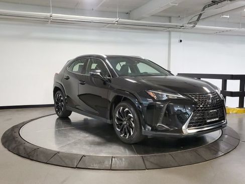Used 2023 Lexus UX 250h AWD w/ Premium Package image 3