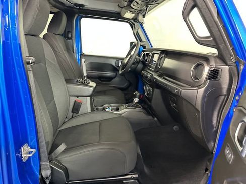 Used 2023 Jeep Wrangler Unlimited w/ Cold Weather Group AWD/4WD image 28