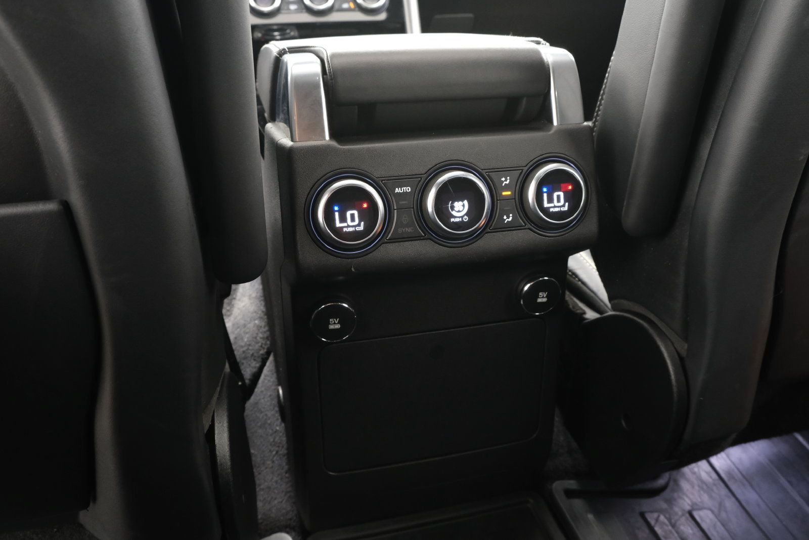 Used 2019 Land Rover Discovery HSE Luxury AWD/4WD image 36