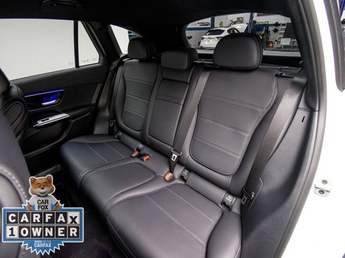 Used 2025 Mercedes-Benz GLC 300 4MATIC image 15