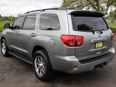 Used 2008 Toyota Sequoia SR5 AWD/4WD image 3