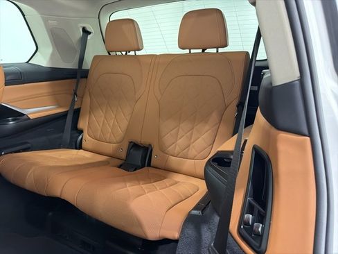 Certified 2023 BMW X7 xDrive40i w/ Premium Package image 19