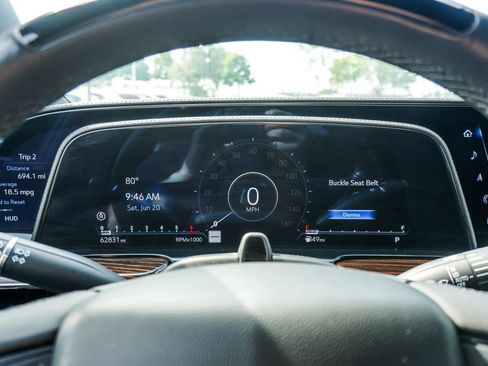 Used 2023 Cadillac Escalade Premium Luxury RWD image 27