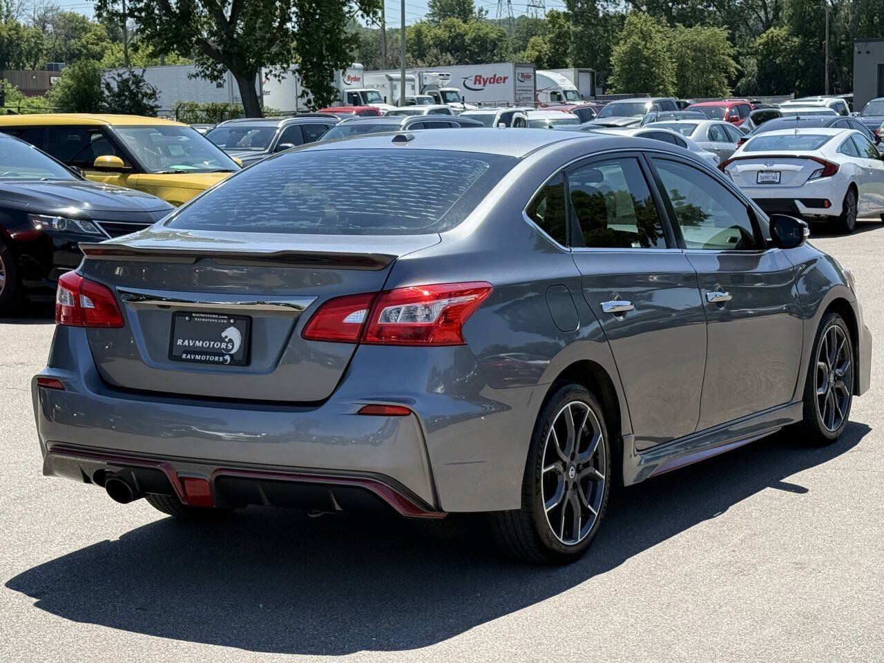 Used 2018 Nissan Sentra NISMO FWD image 11
