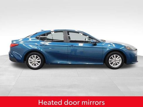 Used 2025 Toyota Camry LE image 11