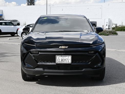 Used 2026 Chevrolet Equinox EV LT w/ LPO, Blackout Package image 2