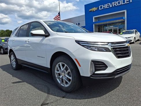 Used 2022 Chevrolet Equinox LT image 2
