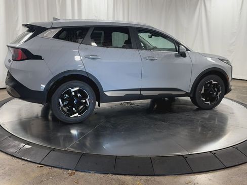 New 2026 Kia Sportage EX image 9