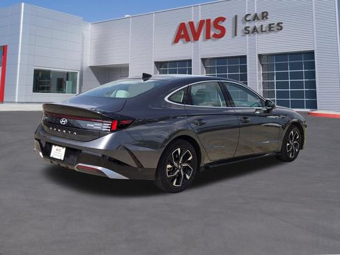 Used 2025 Hyundai Sonata SEL FWD image 6