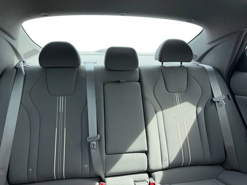 Used 2025 Hyundai Elantra SEL FWD image 14