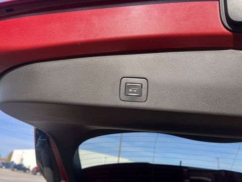 Used 2020 Buick Encore GX Preferred w/ Cold Weather Comfort Package image 17