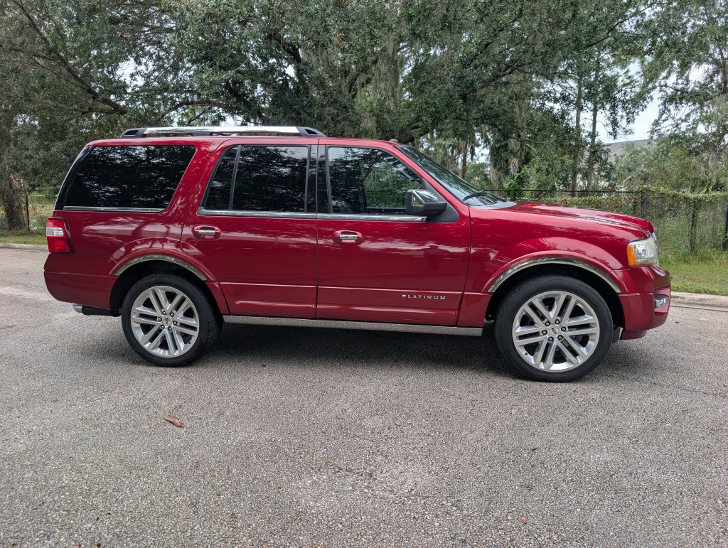 Used 2016 Ford Expedition Platinum RWD image 8
