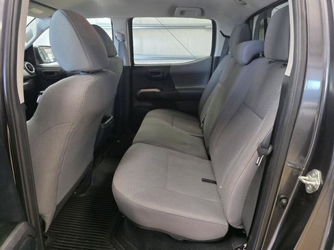 Used 2017 Toyota Tacoma SR5 w/ Tow Package AWD/4WD image 19