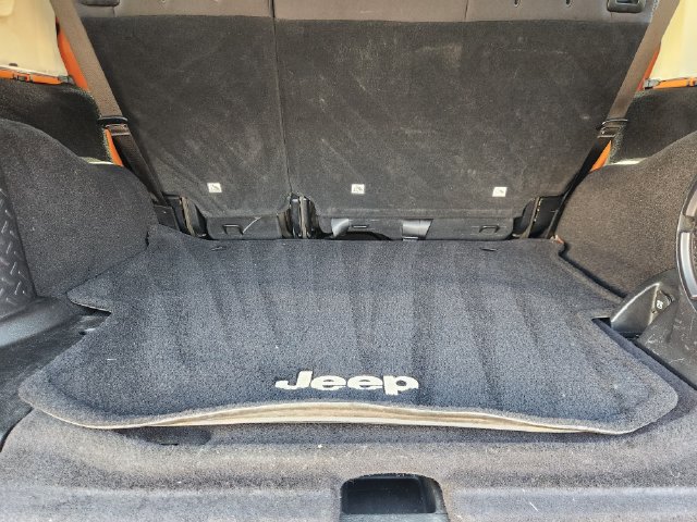 Used 2013 Jeep Wrangler Unlimited Rubicon AWD/4WD image 31