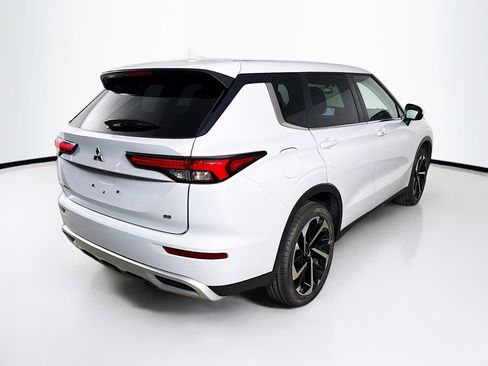 Used 2024 Mitsubishi Outlander SE Black Edition FWD image 32