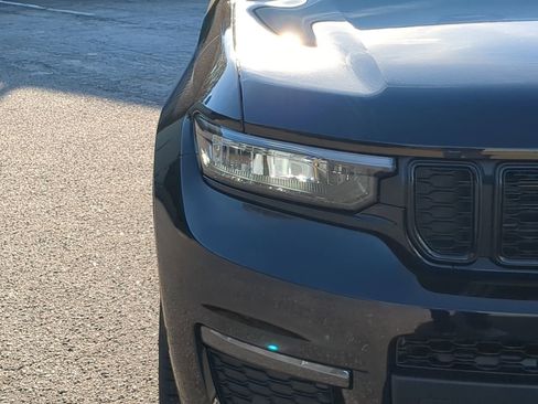 New 2025 Jeep Grand Cherokee L Limited w/ Luxury Tech Group II image 8