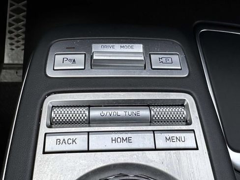 Used 2025 Genesis GV70 3.5T Sport w/ Sport Advanced Package AWD/4WD image 34