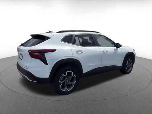 Used 2025 Chevrolet Trax LT image 14