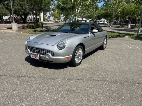 Used 2004 Ford Thunderbird RWD image 3