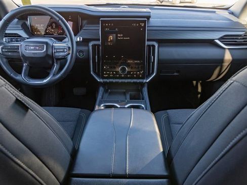 Used 2025 GMC Acadia Elevation image 22